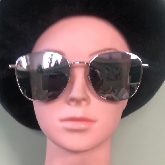 Saint Laurent Mirrored Sunglasses - Picture 4 of 14